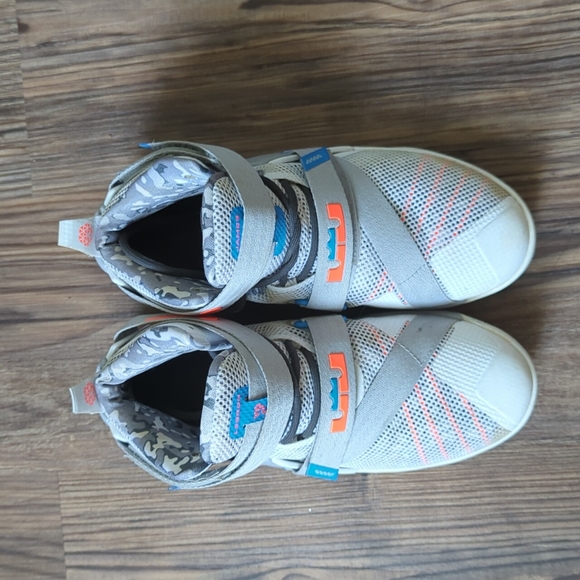 LeBron James Nike Basketball Shoes Limited Edition - Picture 5 of 8